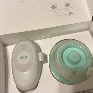 Medela Pump in Style with Yellow Accents